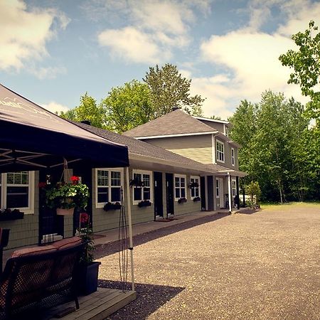 Studiotel Bromont Kültér fotó