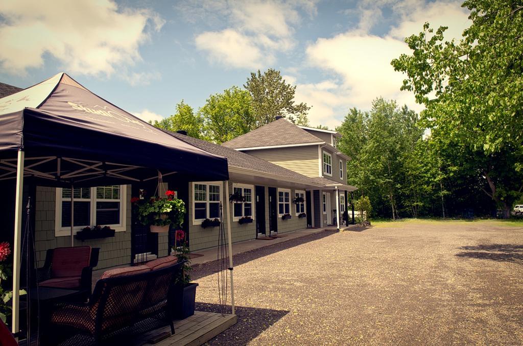 Studiotel Bromont Kültér fotó